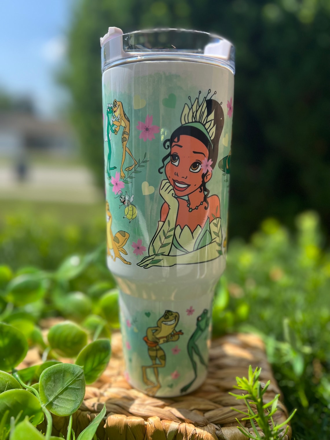 Tiana Princess Disney The Prince and The Frog 40oz Tumbler Fan Gift, Tiana and Naveen Couple Fan Gift, Tumbler with handle Princess frog Tumbler Birthday Anniversary Gift HFN 325766